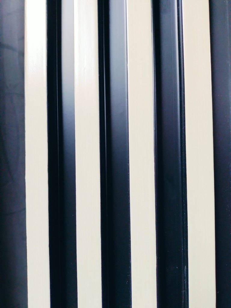 LAMBRIN DECORATIVO CENIZO BLACK 2.25CMX16CMX2.9MTS  MN  BM-H001